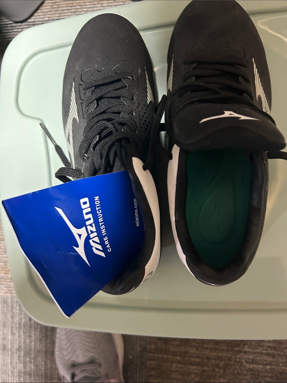 Mizuno athletic shoes